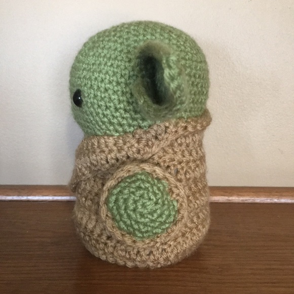 Crochet Baby Yoda - Picture 3 of 8